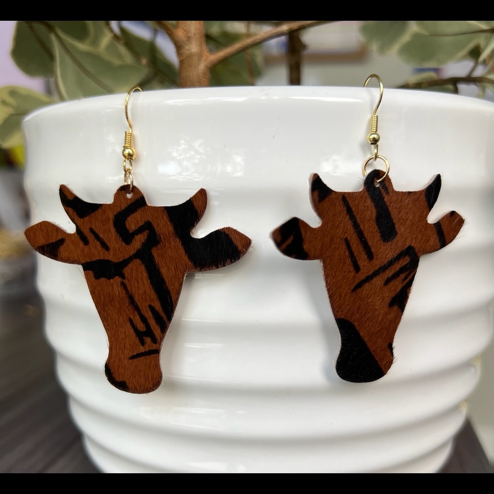 Cow earrings • Moo